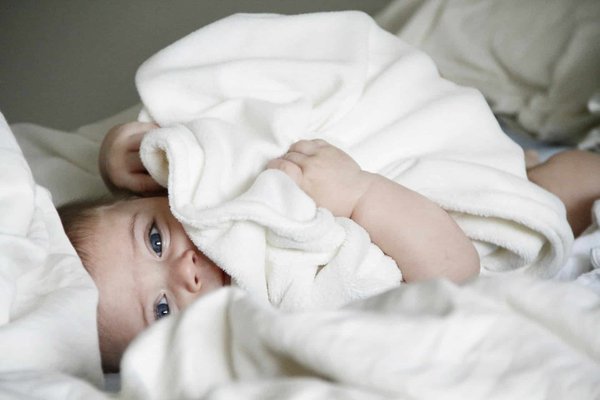 Comment assurer une bonne hygiène quotidienne pour bébé ?